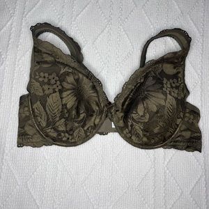 Aerie Real Power Plunge size 38D. Lightly worn, excellent condition.